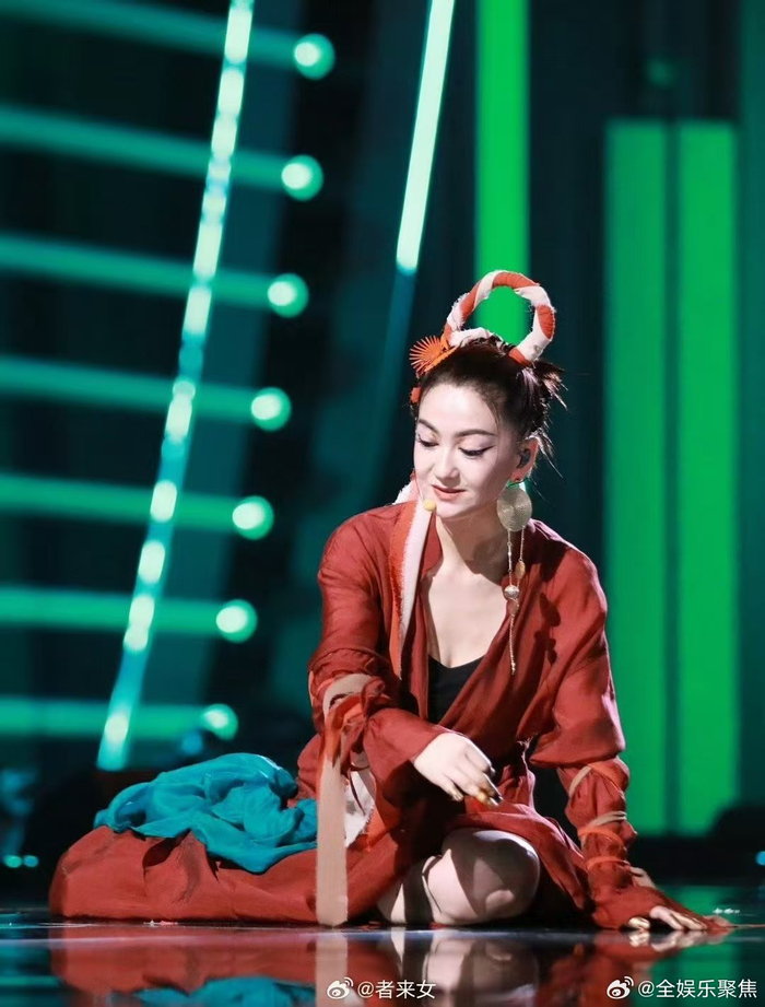 开云官网-乘风2026选手者来女暂别舞台|光芒_新浪体育_新浪新闻