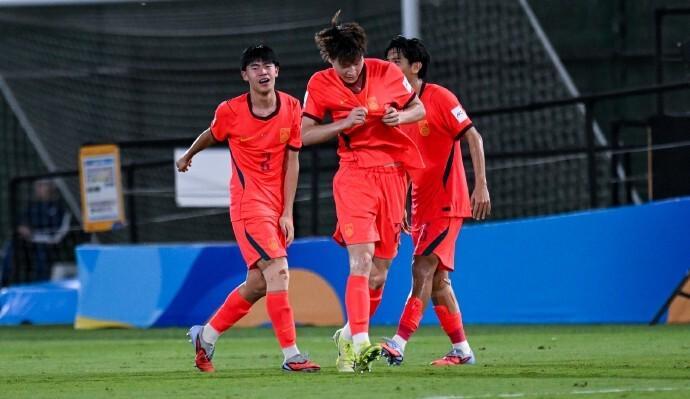 开云官网-U17亚洲杯8强已定6席!1/4决赛对阵:国足将战沙特,16日1点打响